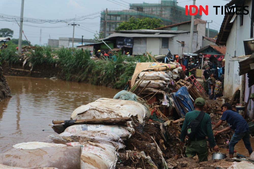 Tanggul Sungai Cikeruh Jebol, 2 Kampung Di Rancaekek Banjir