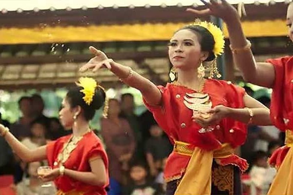 Mengenal Tari Wura Bongi Monca dari Bima