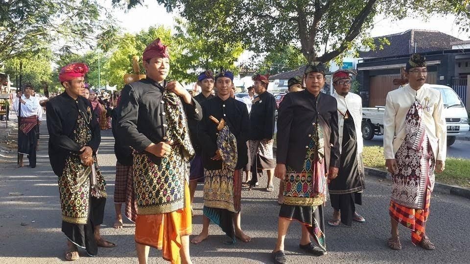 Warisan Budaya Pulau Lombok, Keindahan Baju Adat Pegon