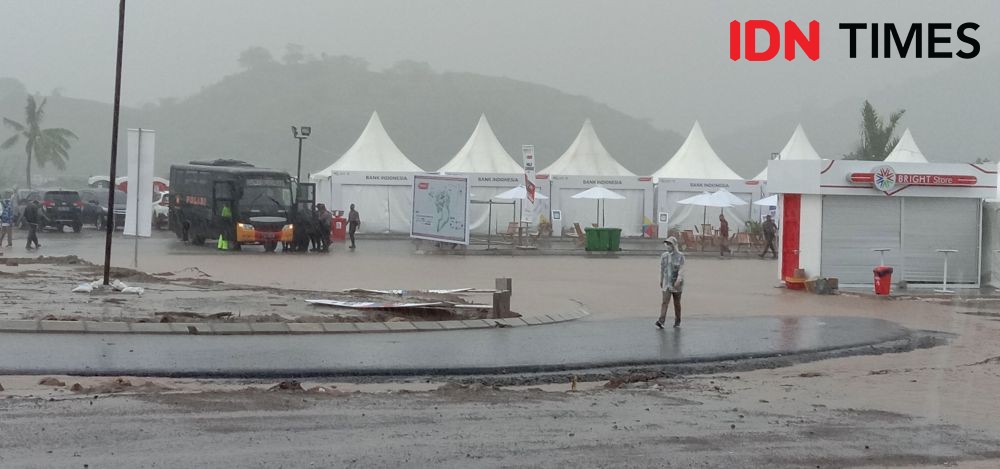 Hujan Deras Guyur Sirkuit Pertamina Mandalika Jelang Race 1 WSBK