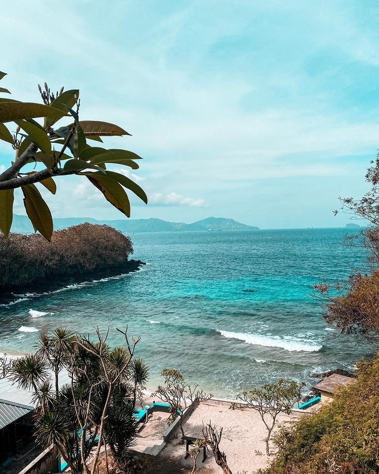 10 Pesona Surga Tersembunyi di Blue Lagoon Beach Bali
