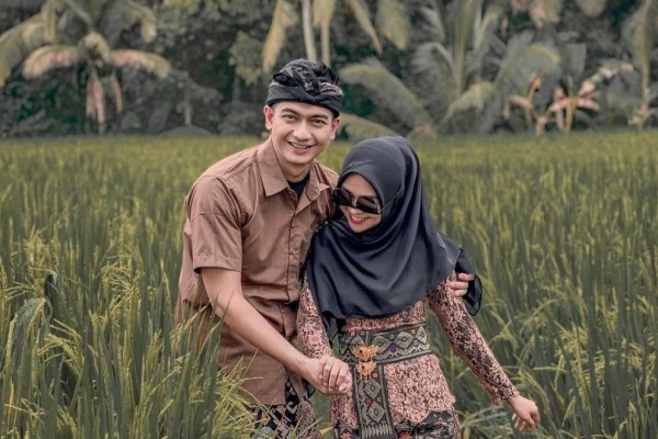 7 Destinasi Honeymoon Dalam Negeri Favoritnya Para Artis Indonesia