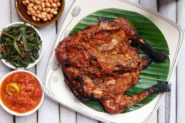 10 Makanan Khas Nusa Tenggara Barat Paling Enak, Sudah Pernah Coba?
