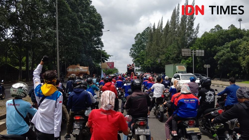 Potret Ratusan Buruh Kota Tangerang Tuntut Kenaikan Upah