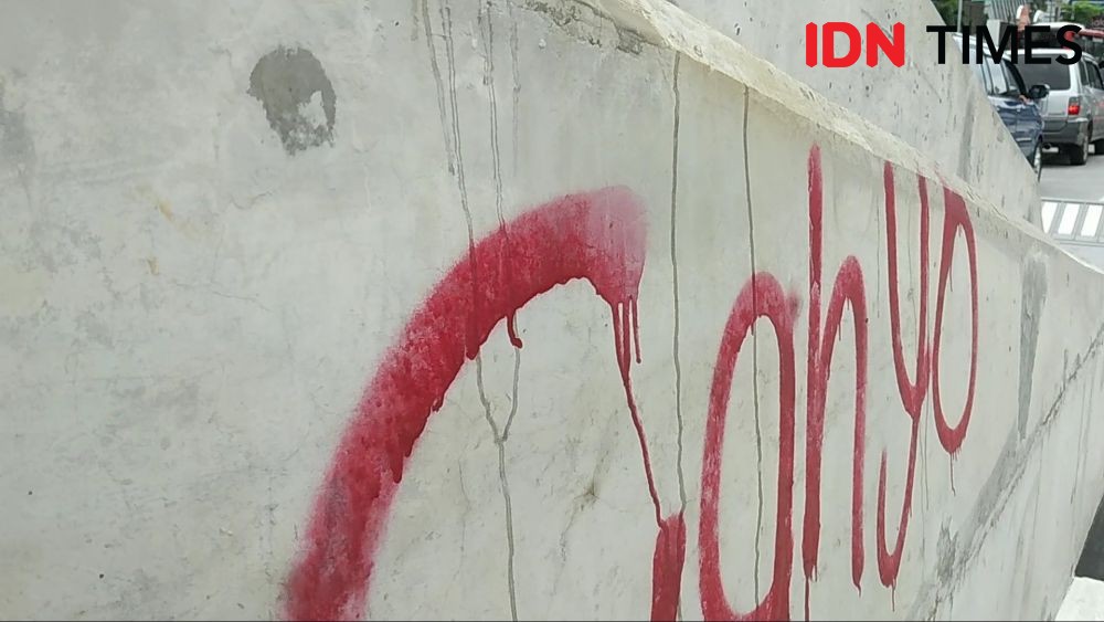 Gibran Buru Pelaku Vandalisme 'Cahyo' di Flyover Purwosari Solo