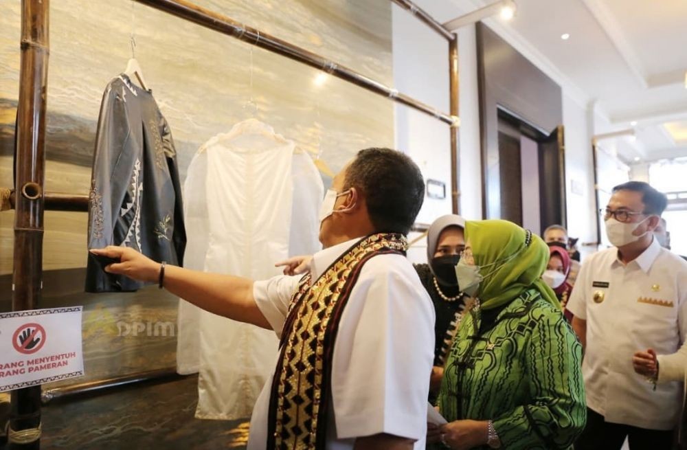 Gubernur Arinal Siap Perjuangkan Tapis Lampung Diterima Internasional