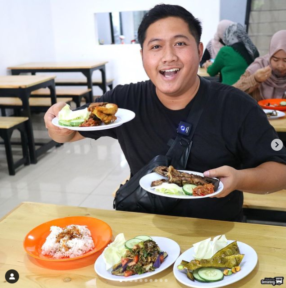 Bikin Kuliner Kaki Lima Semarang Jadi Viral, Kreator Banjir Cuan
