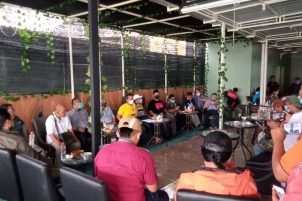 Tetapkan Upah Murah, Khofifah Dianggap Langgar Komitmen Politik