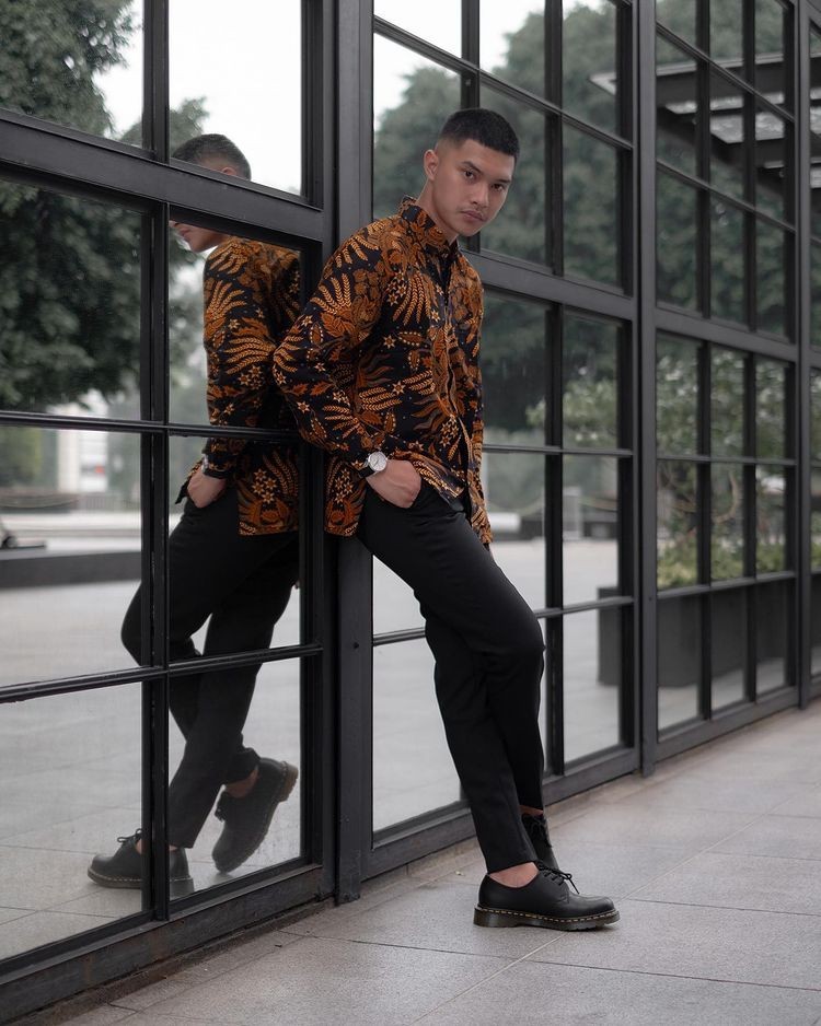 7 Ide Padu Padan Memakai Ankle Pants