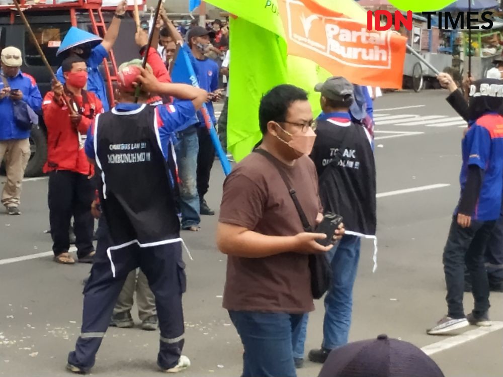 Gugatan UU Ciptakerja Ditolak, Buruh Jabar Ancam Demo Lebih Besar