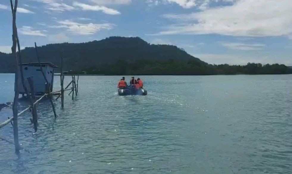 Hari Guru Nasional, Ditlantas Polda Lampung Sambangi Pulau Terpencil