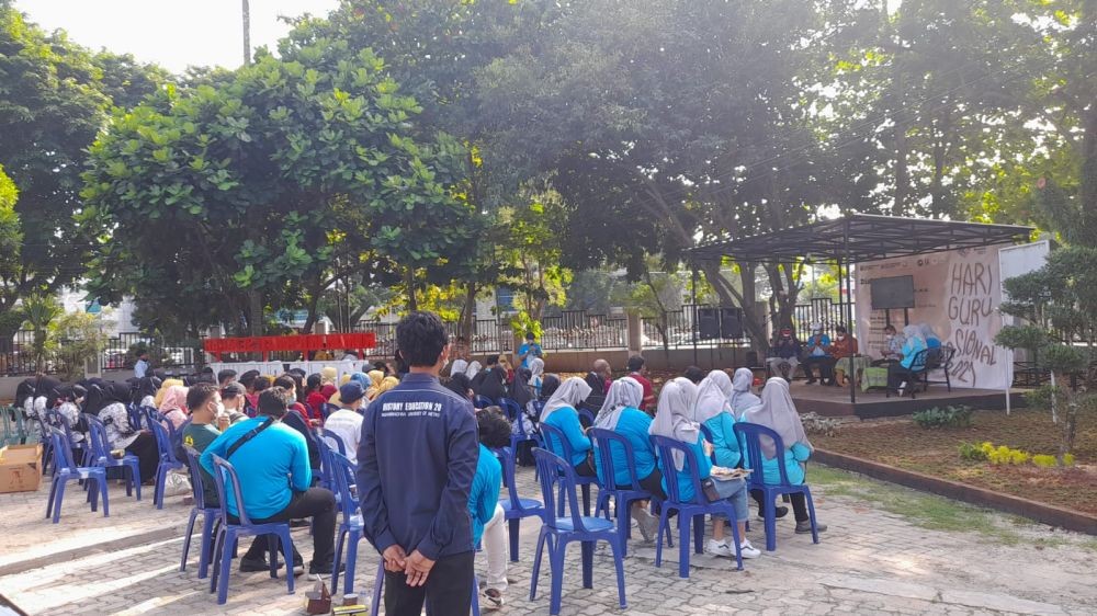 Hari Guru Nasional, Taman Soemarno dan Pojok Baca Metro Diresmikan