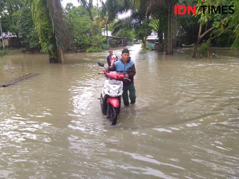 Sungai Meluap, Ratusan Rumah di Binjai Terdampak Banjir