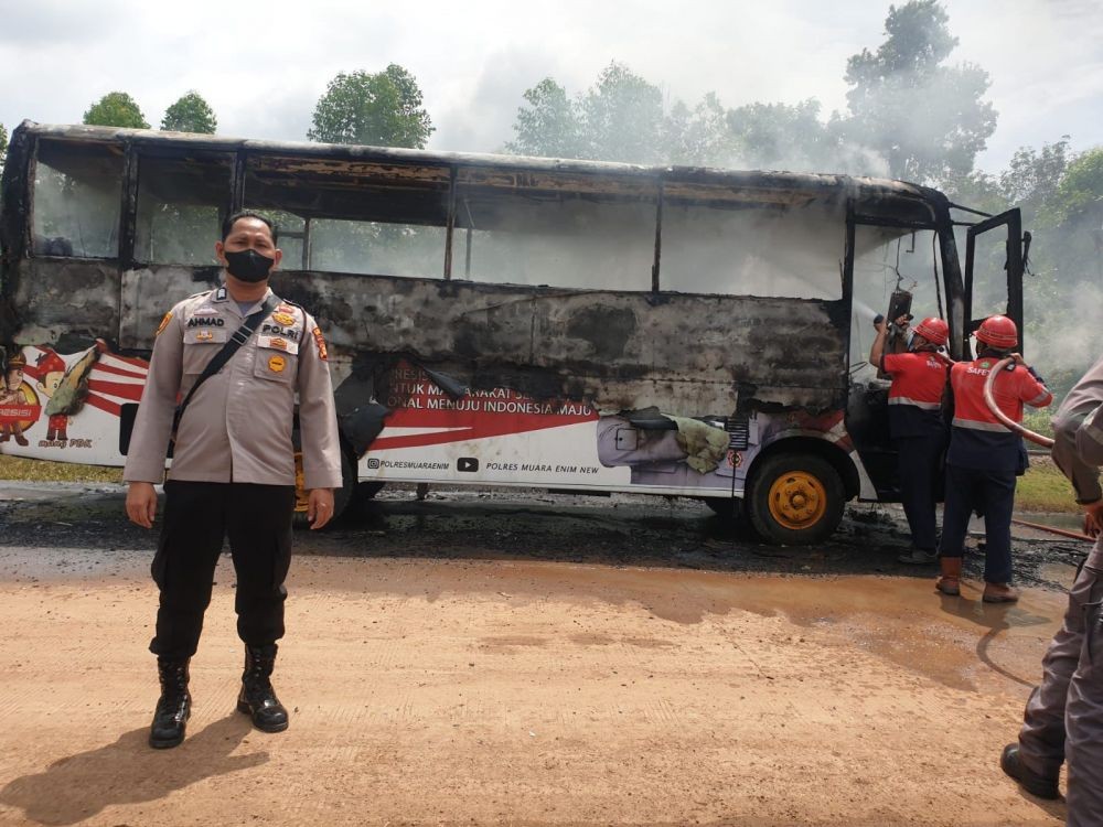 Bus Vaksin Terbakar di Muara Enim, 240 Dosis Hangus