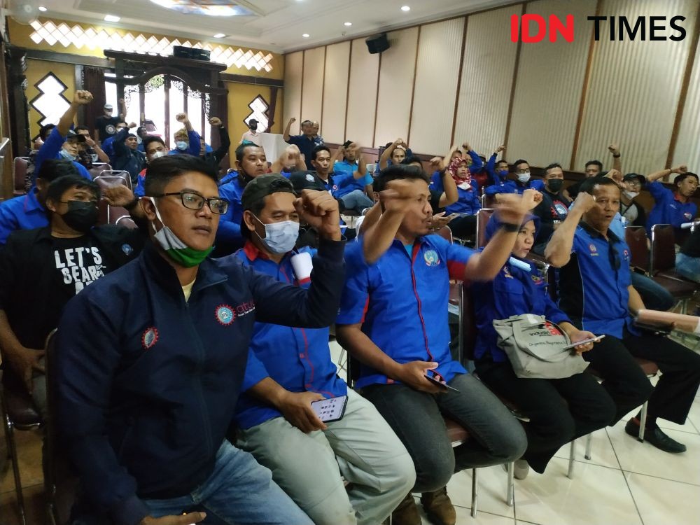 KSPSI Jabar Kecewa Ridwan Kamil Tak Temui Buruh saat Aksi UMK 2022