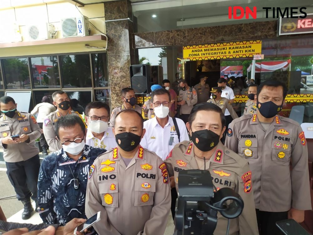 Kala Ratusan Warga Bandar Lampung Antusias Ikut Vaksinasi COVID-19