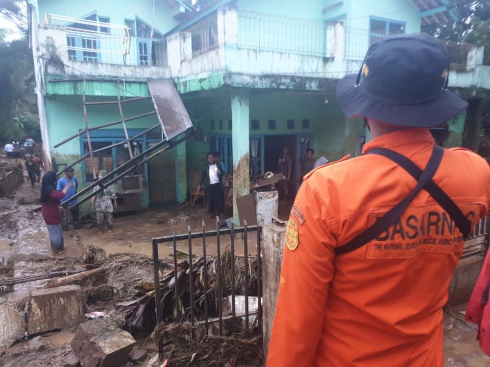 Banjir Bandang Garut Terjang  23 Rumah, 105 Jiwa Mengungsi 