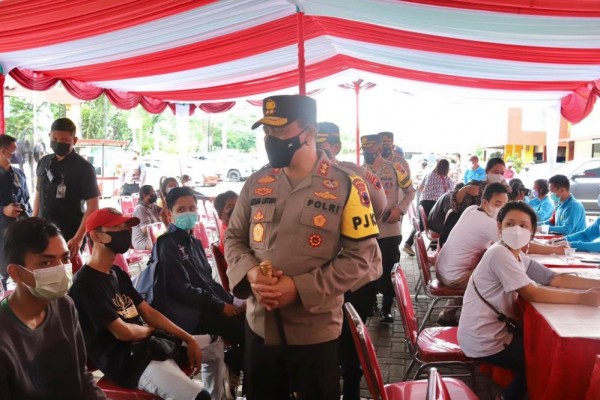 Penyuntikan 3 Jenis Vaksin COVID-19 Dipercepat, Sasaran Lansia dan Pelajar