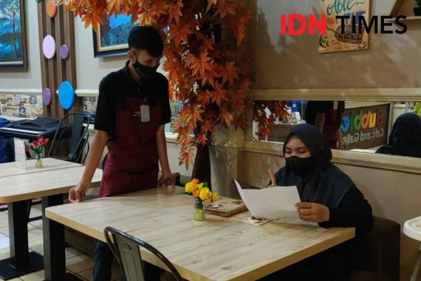 Mampir ke Bubble Cafe and Galery, Seluruh Pegawainya Difabel