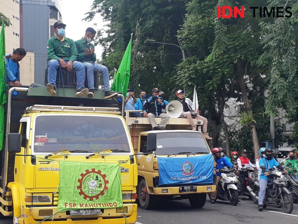 3.600 Aparat Gabungan Kawal Demo 50 Ribu Buruh di Surabaya