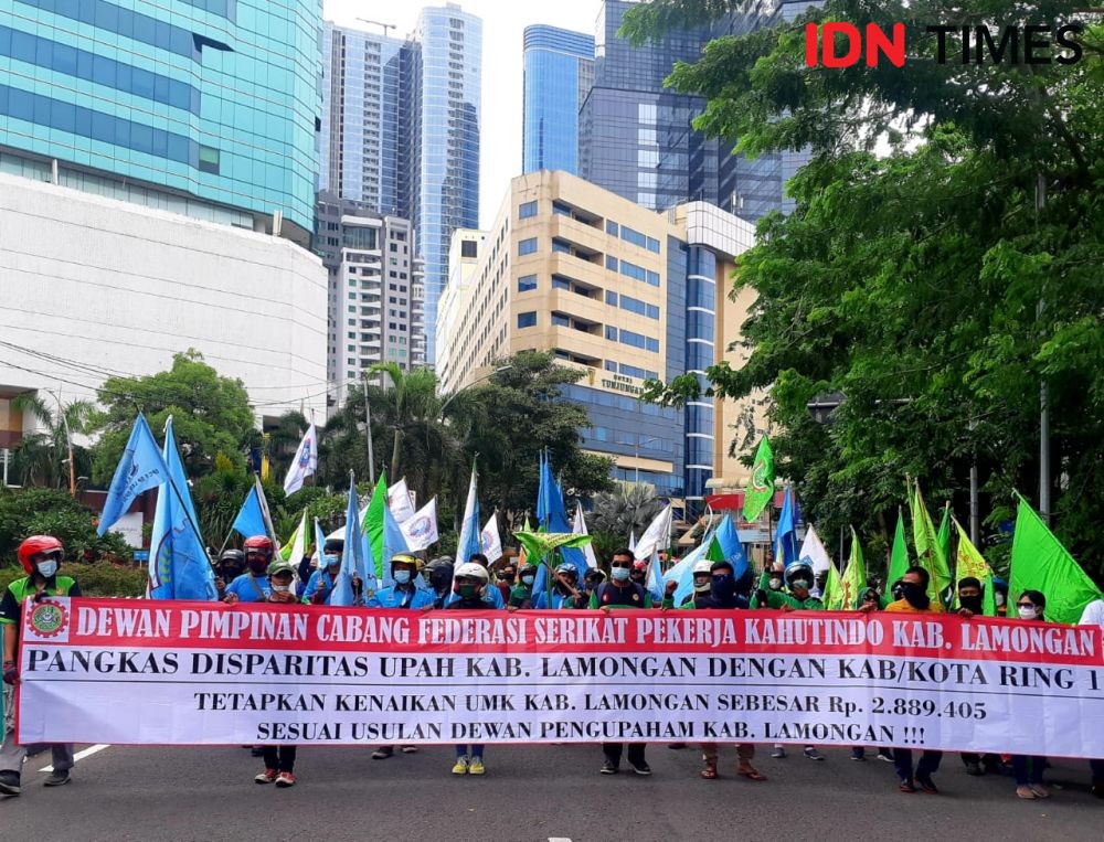 3.600 Aparat Gabungan Kawal Demo 50 Ribu Buruh di Surabaya