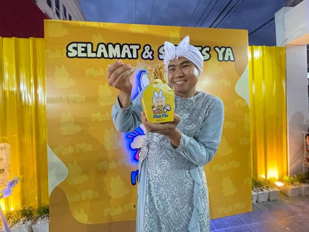 Arief Mak Beti Buka Gerai Mie Ayam Gerobak di Medan