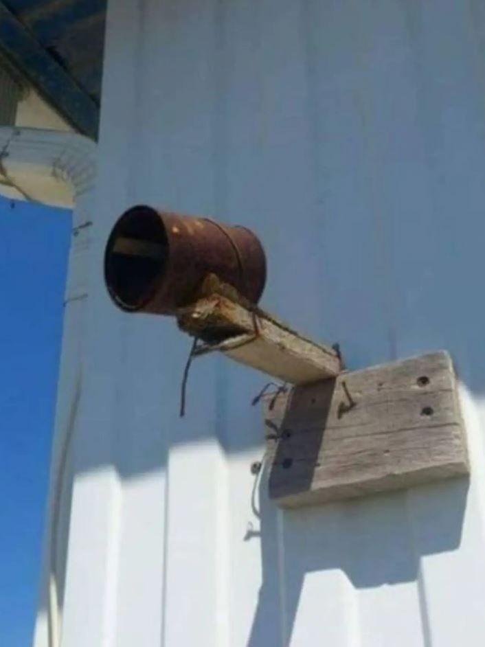 Lihat Baik-baik, 10 Potret CCTV Low Budget Ini Bikin Mata Tertipu