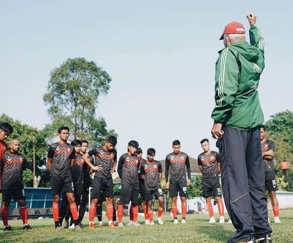 Terdegradasi Liga 3, Pelatih Badak Lampung: Pemain Tidak Profesional!