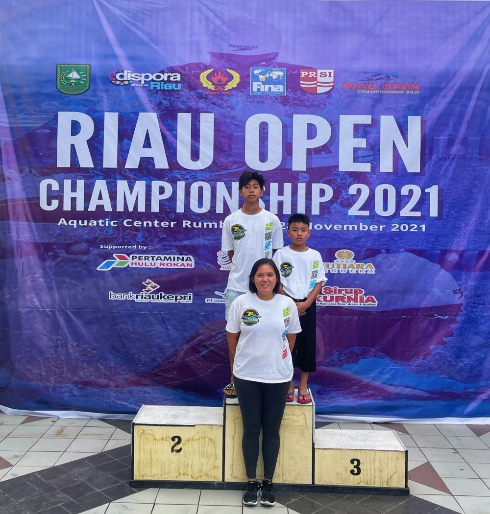 Dua Perenang Rafflesia Swimming Club Bandar Lampung Raih Tujuh Emas 