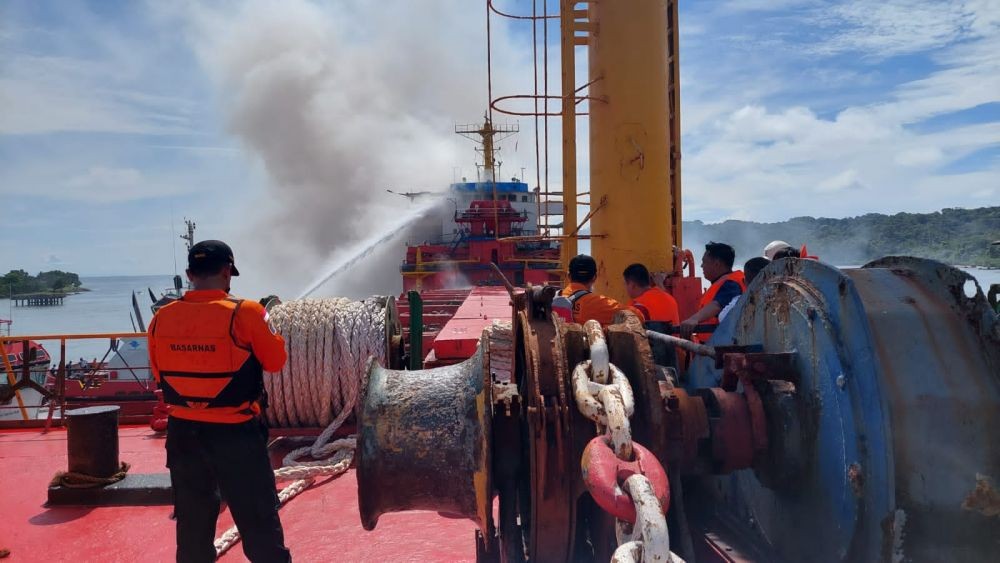Kapal Angkut Pupuk Terbakar di Cilacap, Bawa 26 ABK 