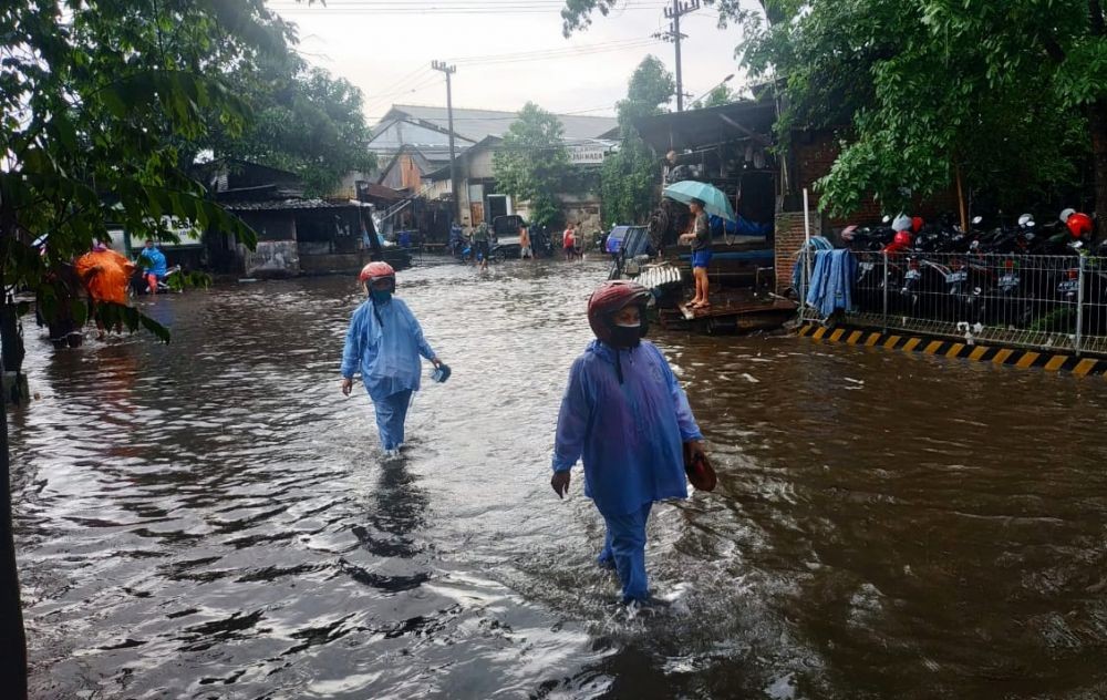 Hujan Dua Jam, Beberapa Jalan di Kota Malang Terendam