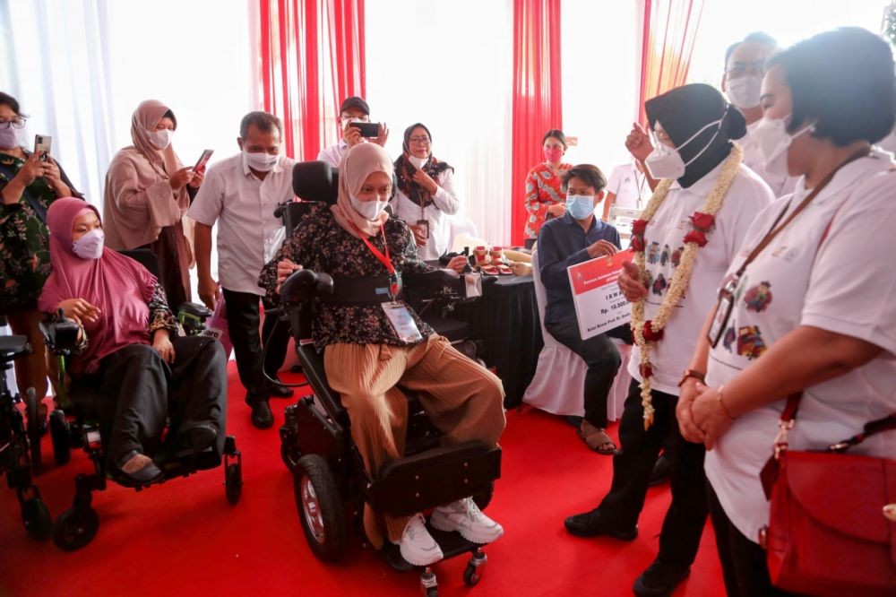 Risma Pamer Produk Buatan Disabilitas di Kerajaan Arab Saudi