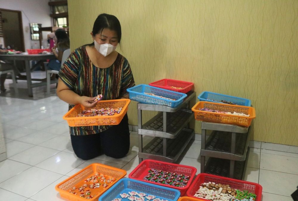 Menengok Usaha Clay Art Bernilai Ekspor di Kota Malang  