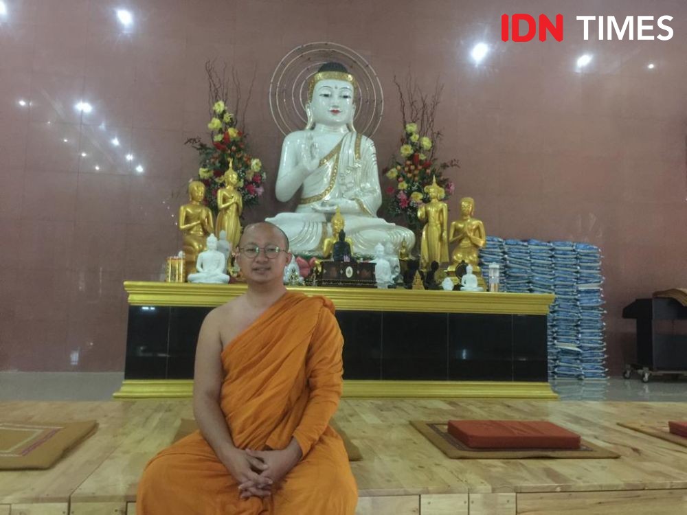 Cerita Dhiropunno, Biksu Penjaga Toleransi di Kota Medan
