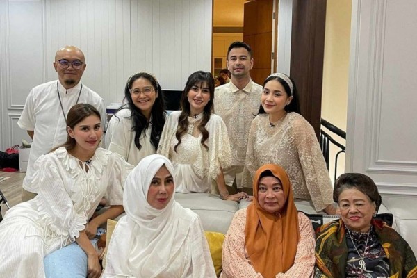 10 Potret Keluarga Raffi Ahmad dan Nagita Slavina di Akikah Rayyanza