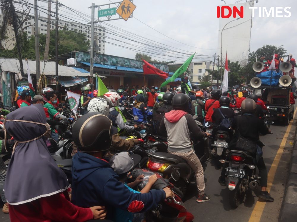 Mogok Massal, Buruh Kota Tangerang Sweeping Pabrik 