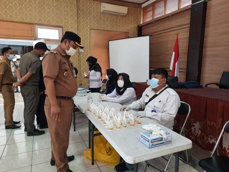 Ratusan Pegawai Kecamatan Cipondoh Dites Narkoba