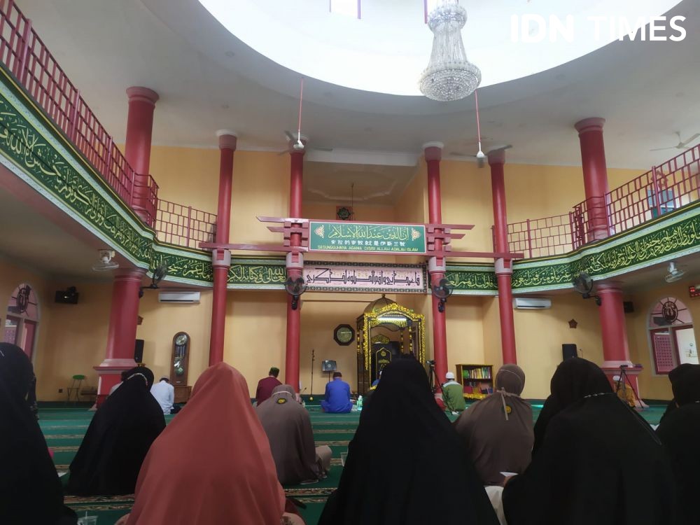 Perjuangan Pasutri Urus Masjid Cheng Ho Palembang; Ikhlas di Minoritas