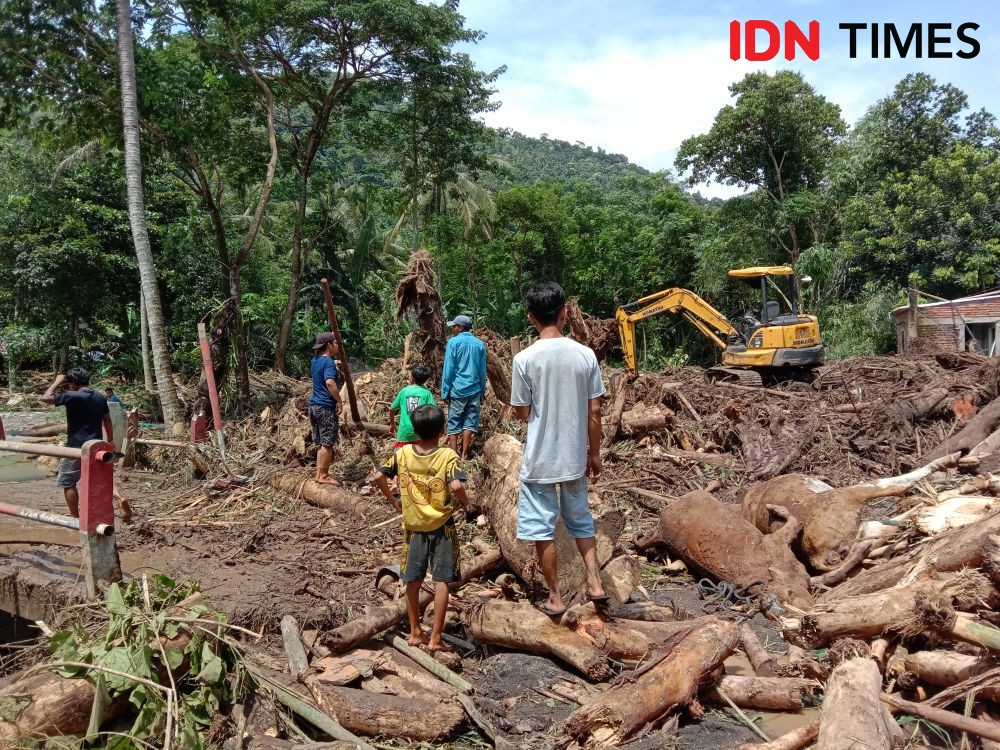 NTB Dikelilingi Banjir Bandang dan Banjir Rob, Ribuan KK Mengungsi 
