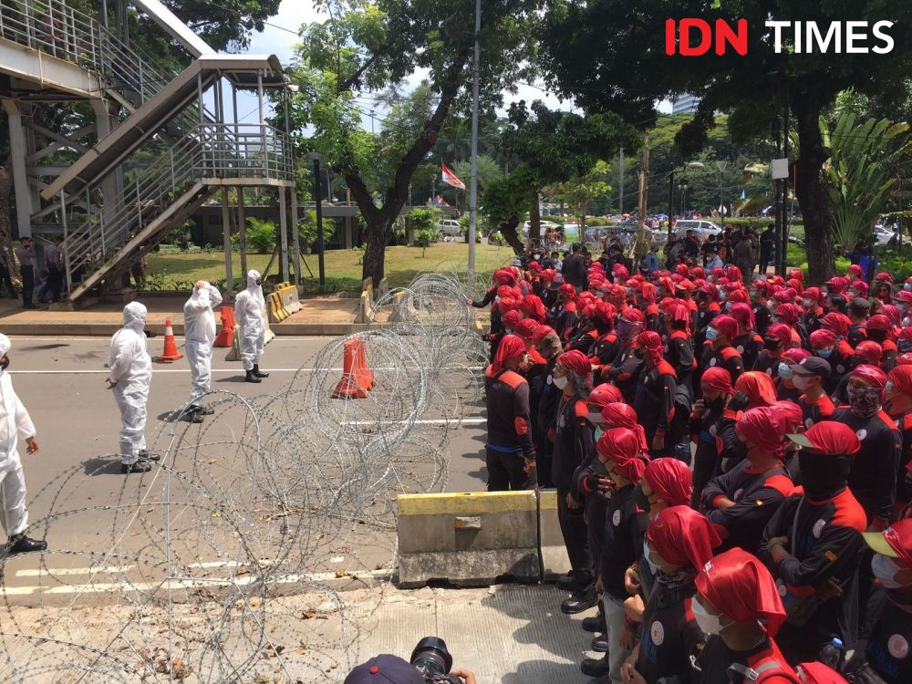 Surat untuk Jokowi: Upah Murah, Buruh Marah