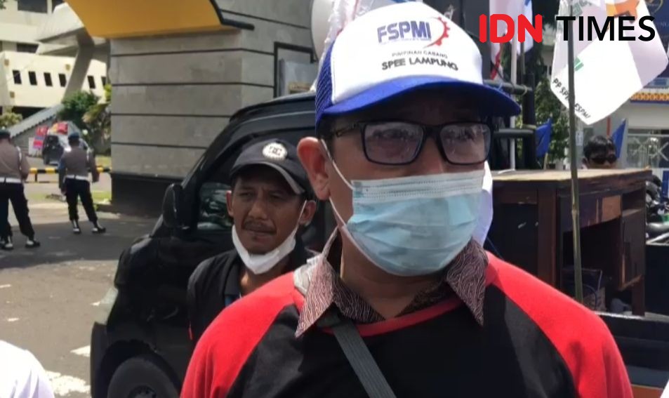 Ratusan Buruh FSPMI Unjuk Rasa di Pemprov Lampung, Tuntut Kenaikan UMP