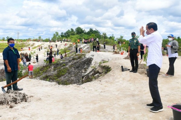 Jokowi: Kerusakan Sungai Kalimantan karena Tambang dan Perkebunan