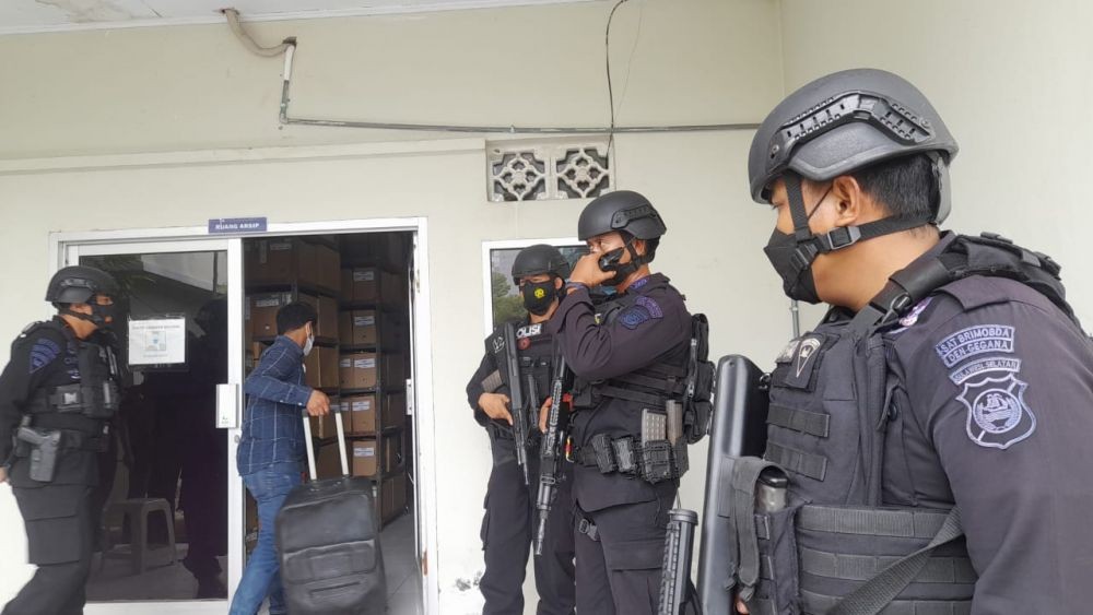 Dikawal Polisi, Kejati Sulsel Geledah Kantor PDAM Makassar