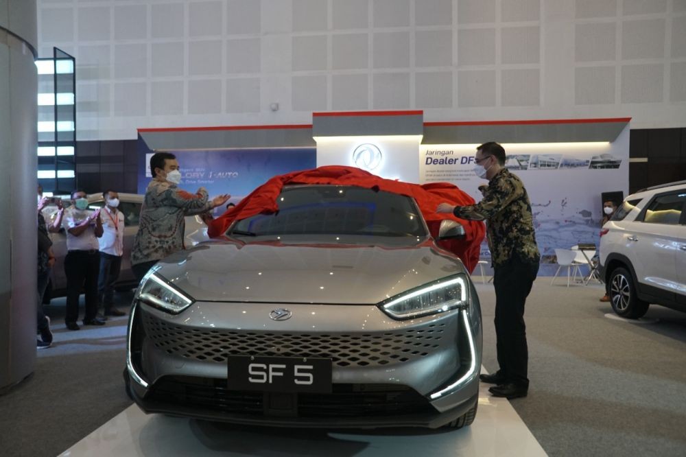 Wow! DFSK Pajang Mobil Listrik Seres SF5 ke GIIAS Surabaya