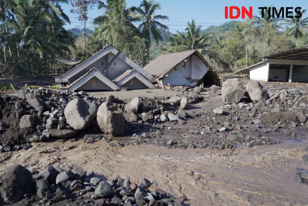 5 Mahasiswa Terdampak Erupsi Semeru Dapat Pembebasan Biaya UKT