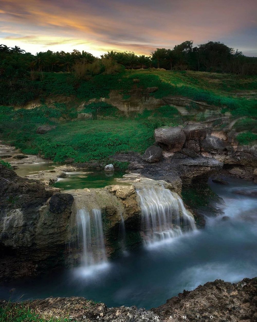 10 Wisata Pantai Tersembunyi di Pacitan yang Jarang Diketahui Orang 