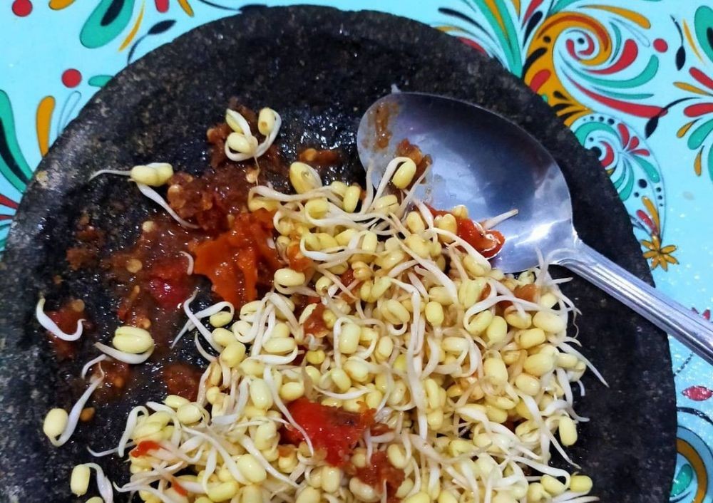 Resep Sambal Taoge yang Pedasnya Bikin Ketagihan, Rasanya Segar Banget