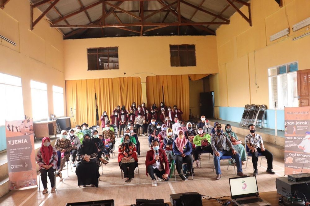 Penuh Manfaat, Mahasiswa Telkom Berdayakan Masyarakat Desa