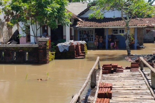 Sungai Meluap, 500 KK di Umbulsari Jember Terendam Banjir