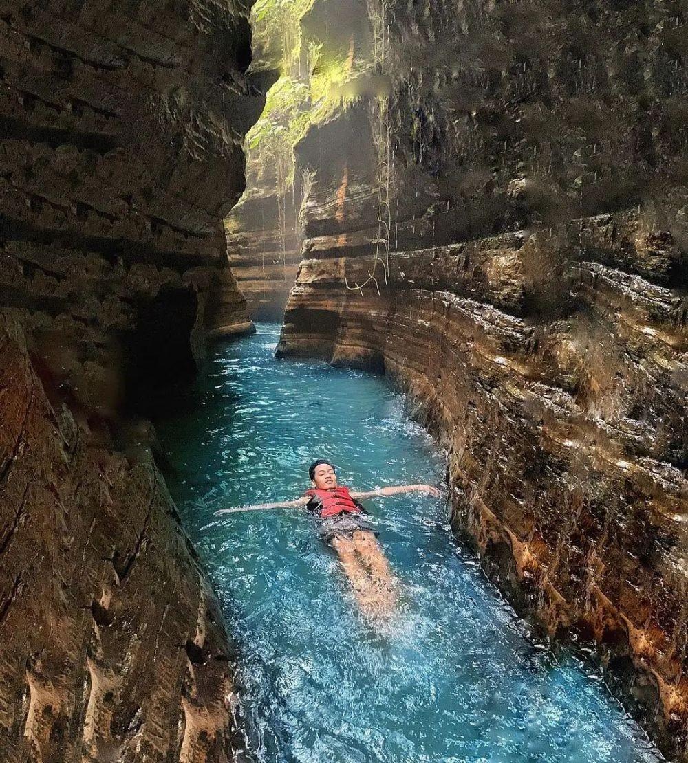 7 Air Terjun di Banten, Kamu Bisa Rehat dari Rutinitas